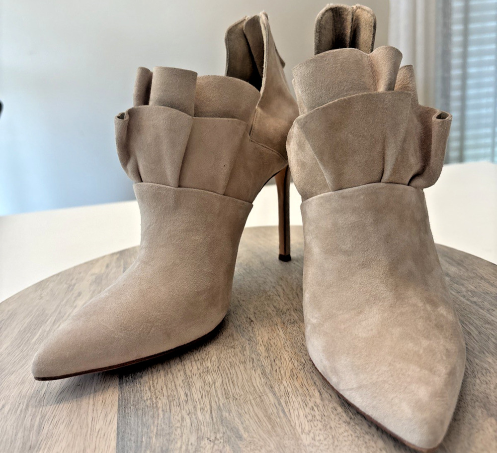Pour La Victoire Cedraks Tan Suede Tiered Ruffled Booties High Heel Womens 9
